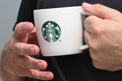 The staggering reason Starbucks’ CEO earns more than every rival