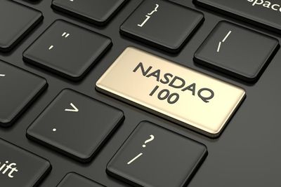 Oil Sinks 6%, Nasdaq 100 Rallies On Iran Talks: Stock Market Today