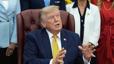 Trump warns Tehran facing 'last chance before decapitation'