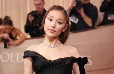 Ariana Grande’s mum praises daughter after she announces she is stepping away from showbiz