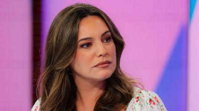 Kelly Brook's flattering shorts outfit proves you don't have to sacrifice style to stay cool