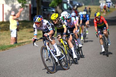 'We have to do a checkup this evening and see how it goes tomorrow' – Demi Vollering suffers early crash on challenging stage 3 of Tour de France Femmes