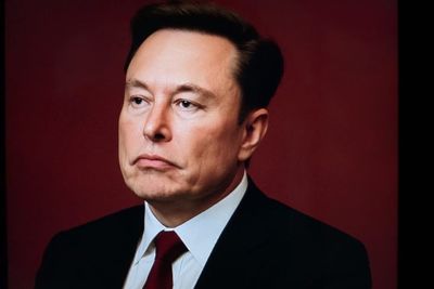 Elon Musk Says Zohran Mamdani Is a 'Thief' and a 'Liar' Over City-Owned Grocery Stores: 'AI & Robots Will Actually Deliver' Free Goods and Services