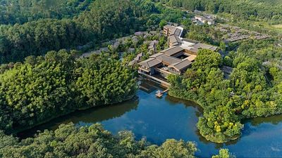 Banyan Tree’s new luxury mountainside resort in China has hot spring pools and a bamboo forest trail