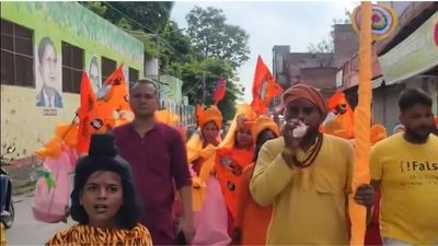 Hindu Mahasabha members stopped from entering Taj Mahal with kanwars to perform rituals