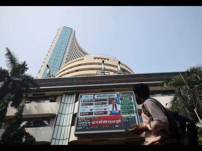 Sensex falls 210 points, Nifty closes below 24,650 as market snaps 4-day gaining streak