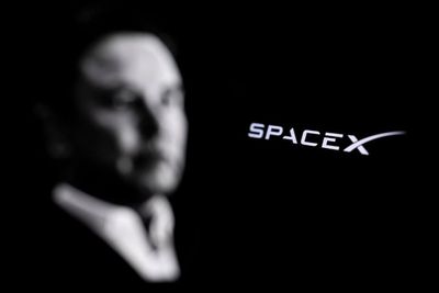 Will Elon Musk's Bullish Starlink Bet Help SPCX Recover? Billionaire Charts Ambitious Connectivity Plan Ahead of SpaceX Earnings