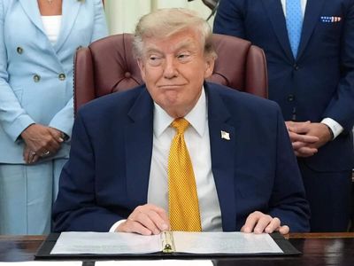 Can Wall Street pay to get Donald Trump's posts first? Here's why it matters