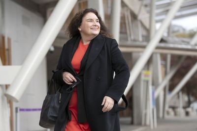 Clark nominates Lennon for leadership after decision not to stand