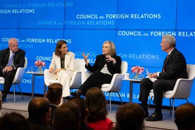 Hillary Clinton Planned to Disclose Alien Life Before 2016 Election Defeat, UFO Lore Claims