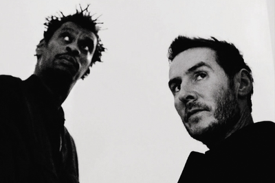 'Passports Confiscated': Massive Attack Detained and Banned From Singapore Over Palestine Flag
