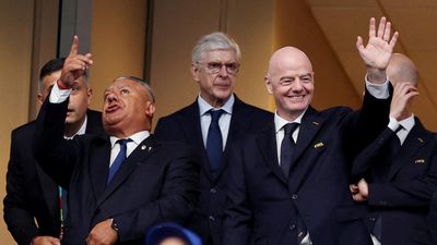 Top Fifa executive Wenger condemns move to reform World Cup business plan