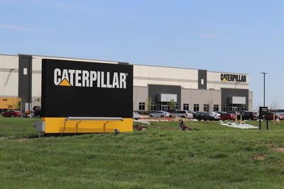 Caterpillar Cashes In On AI Buildout, Raises 2026 Sales Outlook