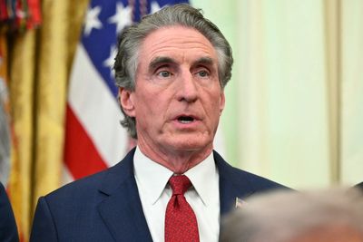 Doug Burgum gets devastating community note after claiming that vandals destroyed the Reflecting Pool