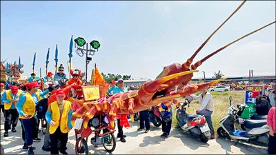 阿兵哥支援廟會獲贈紅包 旅長送法辦