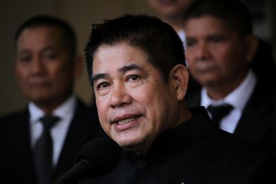 Thamanat denies secret deals abroad