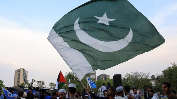 NOC to travel outside Islamabad, Lahore, Karachi - Pakistan restricts foreign journalists amid PoK crackdown
