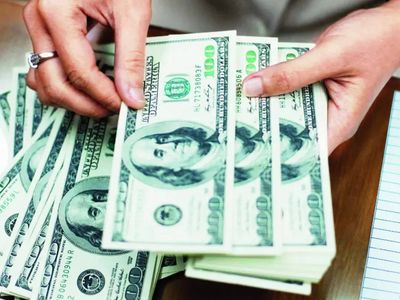Will FCNR (B) deposit scheme that's bringing billions of dollars to India end? RBI Governor says this