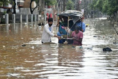 India monsoon floods, landslides kill more than 100 since July