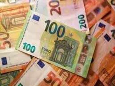 Euro zone services revival drives activity in July but outlook clouded by Iran war, PMI shows
