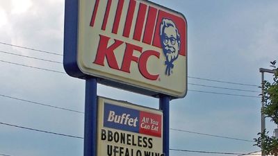 Kentucky woman places drive-thru order at KFC, then it gets delayed. So she leaves to park and allegedly returns with an AR-15 rifle