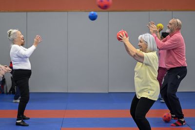 Coach-Led Brain Health Program Outperformed a Self-Guided Version Across 11 Latin American Countries