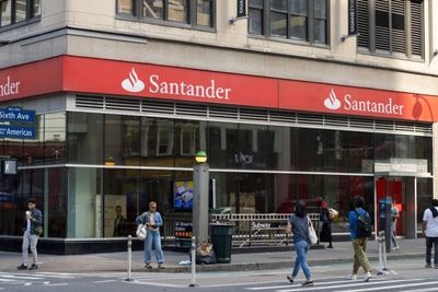 Federal Reserve Approves Banco Santander Application Affecting U.S. Banking Operations
