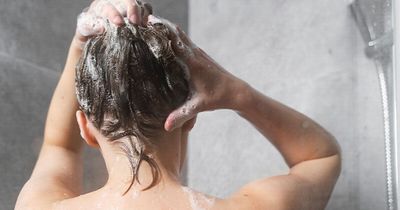 Woman Sparks Wild Theories After Claiming She Gets Odd “Pulling Sensations” In Scalp Only After Showering At Home