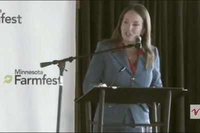 Agriculture Secretary Brooke Rollins goes full Jeb Bush as she asks farmers for applause