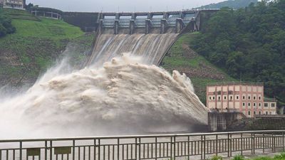West American dams are on the verge of shutting down: Lack of maintenance is filling them with silt faster than ever, making the great structures obsolete
