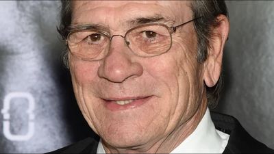 Quote of the Day by Tommy Lee Jones: “In the political world, the only position I have is… – Inspiring lessons on independence, responsibility, citizenship, awareness and why you should stand up for what you believe in by the American actor known for his powerful performances and deep insights on integrity and principles