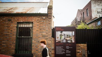 Property listings giant defies house price slump