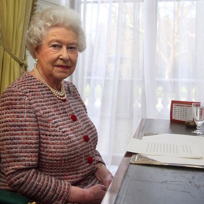 There's One Friend Queen Elizabeth Would Never Miss a Call From—And She Even Escaped a Political Meeting to Speak to Him