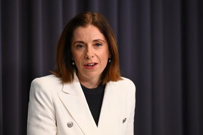 Labor faces fierce backlash from gambling giants as Coalition and Greens push for new controls on inducements