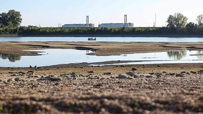 Magyar optimistic about Paks nuclear power station restart as Danube water levels rise