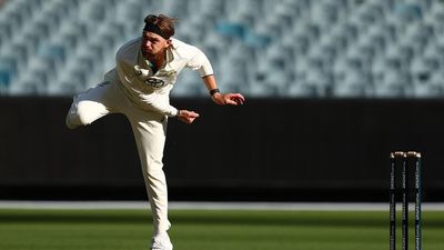 Rocchiccioli's six-wicket haul keeps heat on Lyon