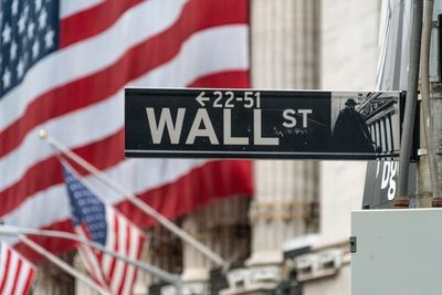 Stock Market Today: Dow Futures Gain, Nasdaq 100 Tumbles as Hormuz Deal Talks Progress—SpaceX, SanDisk, Applovin in Focus (UPDATED)