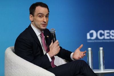 Trump Adviser Says Companies 'Blame' AI for Layoffs Because 'It Plays Better in the Press'