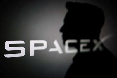 SpaceX advances $1 trillion revenue target to 2030, Musk says