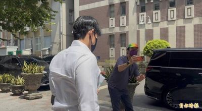 被控收賄198萬向台電施壓！鄭亦麟出庭意外曝父母超疼他 零用錢動輒十萬、百萬