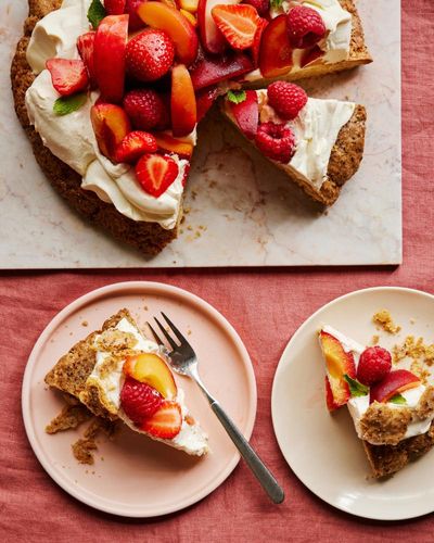 Helen Goh’s giant shortcake with summer fruits and vanilla cream – recipe