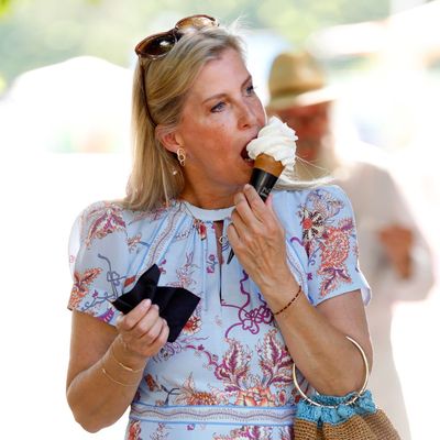 Duchess Sophie’s Summer Style Formula Makes Late Summer Dressing a No-Brainer