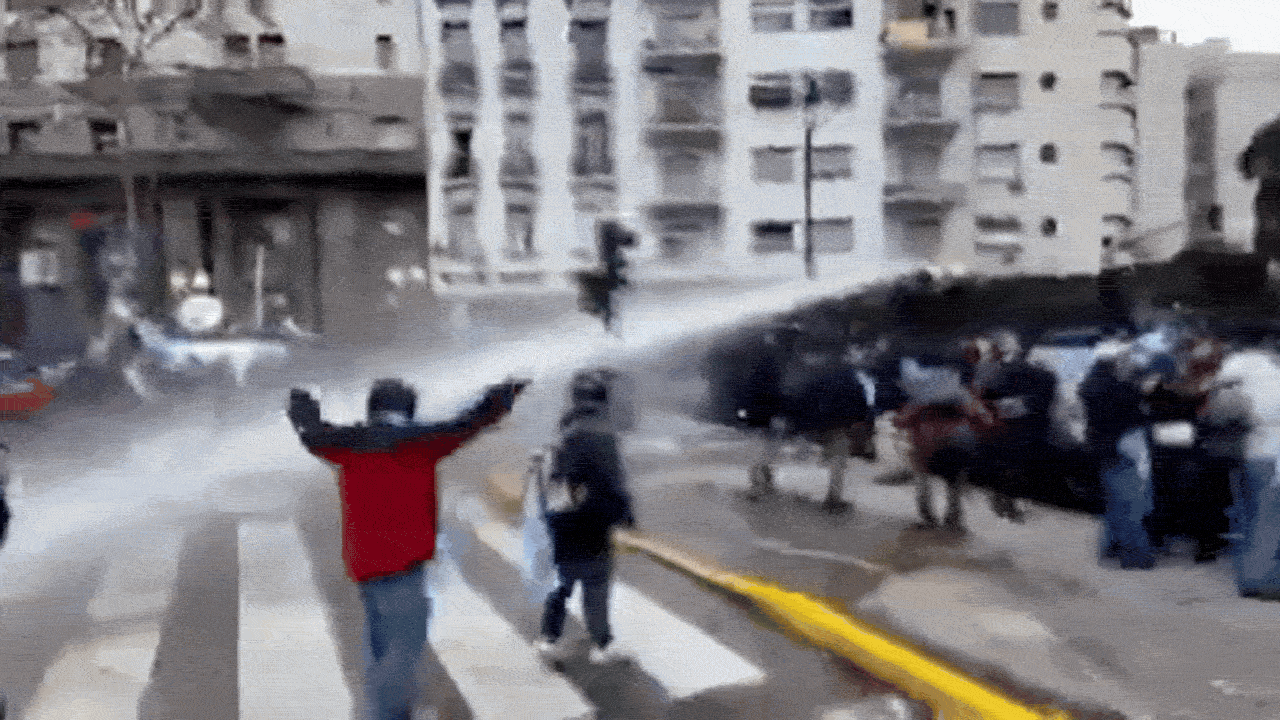 Argentina property bill protest: Police fire tear gas, water cannons at demonstrators — watch