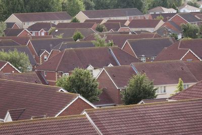 UK house prices stagnant amid high mortgage costs