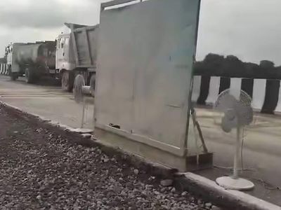 Fans deployed to dry damaged Lucknow-Kanpur expressway