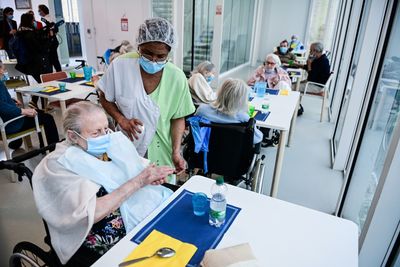 Nursing Home Study Finds Resident Skin Cleansing Cut Superbug Carriage, Extra Room Cleaning Did Not