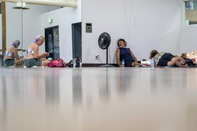 US cities expand cooling centers but struggle to get people inside