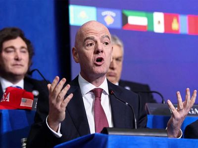 Soccer: Norway FA president Klaveness calls on FIFA boss Infantino to resign