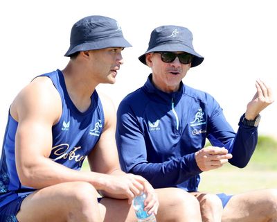 Wallabies need to handle the heat as Les Kiss era begins in sweltering Japan
