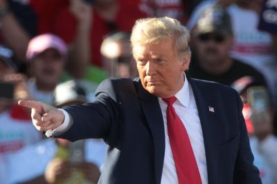 Trump BBC Discovery Order Pause: Judge Temporarily Halts Financial Records Handover